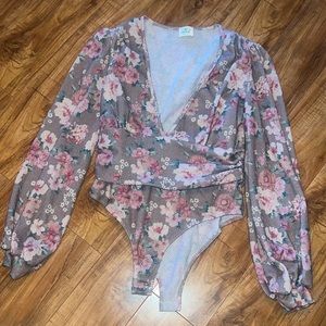 Boutique style bodysuit size medium